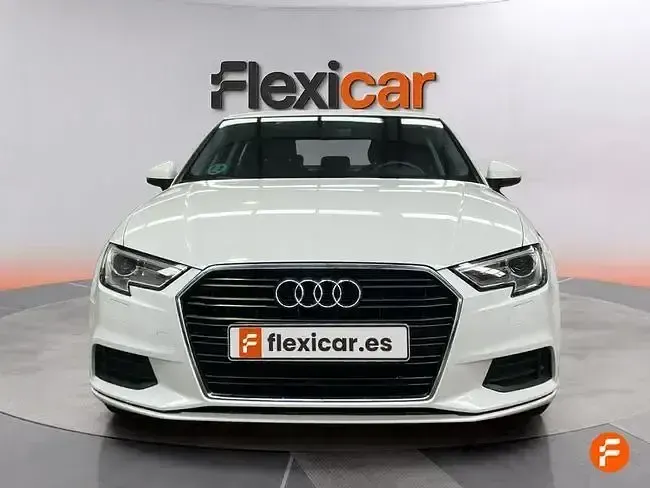 Usado Audi A3 116 CV (85 kW) 2019 Blanco Berlina
