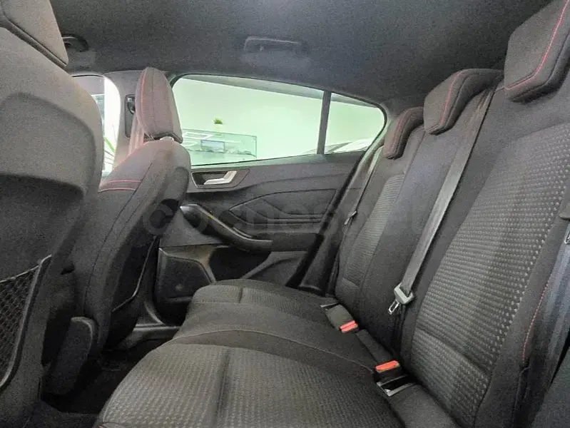 Usado Ford Focus ST-Line 125 CV (91 kW) 2019 Azul Familiar