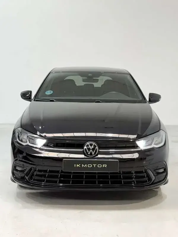 Usado VW Polo R-line 95 CV (69 kW) 2022 Negro Utilitario