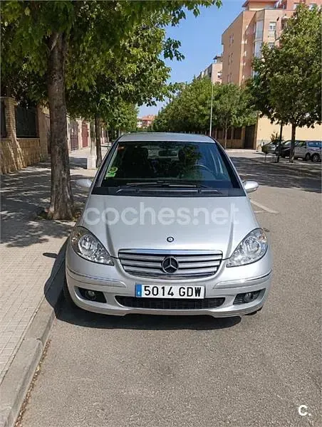 Usado Mercedes A180 Classic 109 CV (80 kW) 2008 Gris / plata Monovolumen