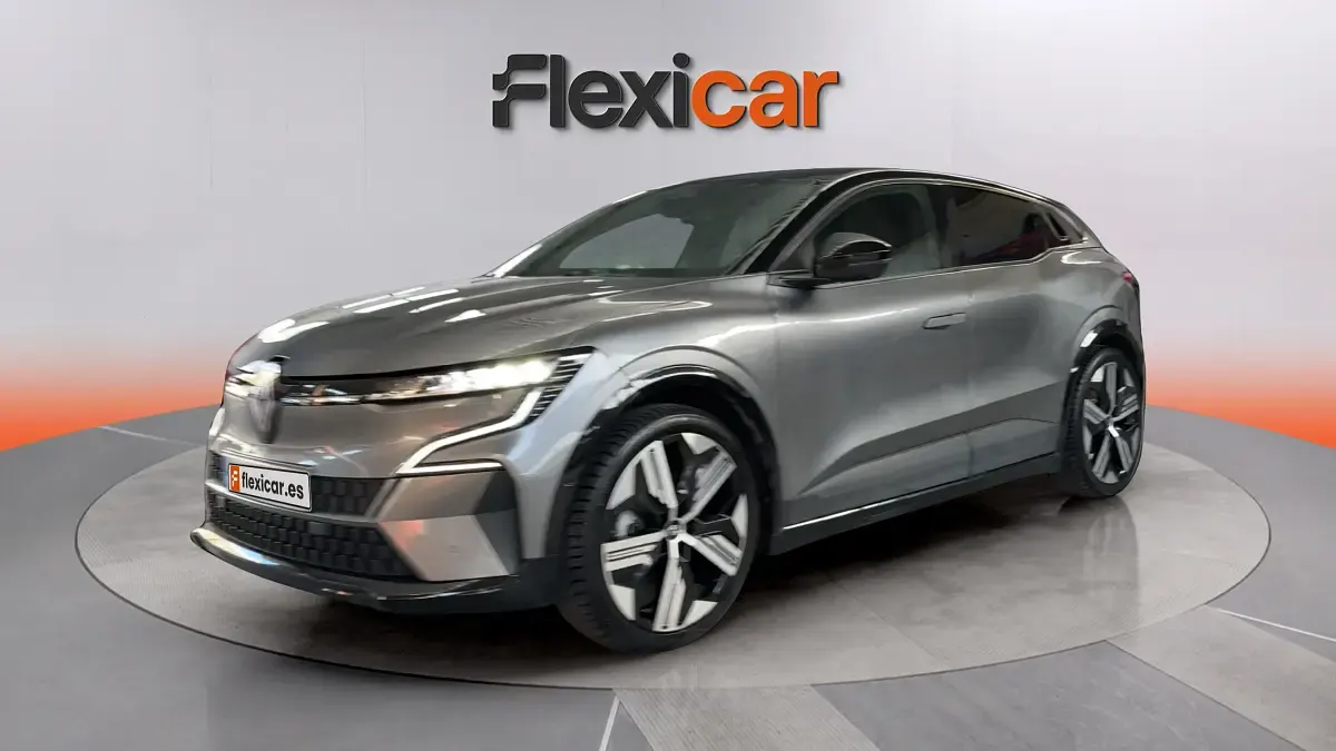 Usado Renault Megane E-Tech Techno 160 kW (218 CV) 2023 Gris Berlina