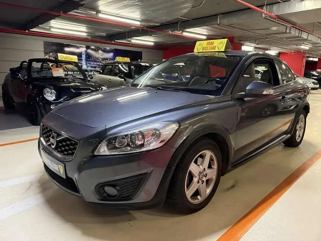 Usado Volvo C30 Momentum 136 CV (100 kW) 2010 Gris Utilitario