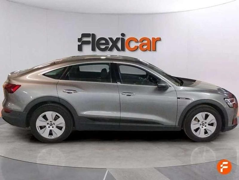 Usado Audi e-tron 230 kW (313 CV) 2021 Gris SUV
