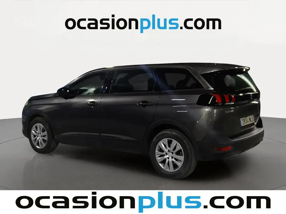 Usado Peugeot 5008 Active 131 CV (96 kW) 2023 Gris SUV