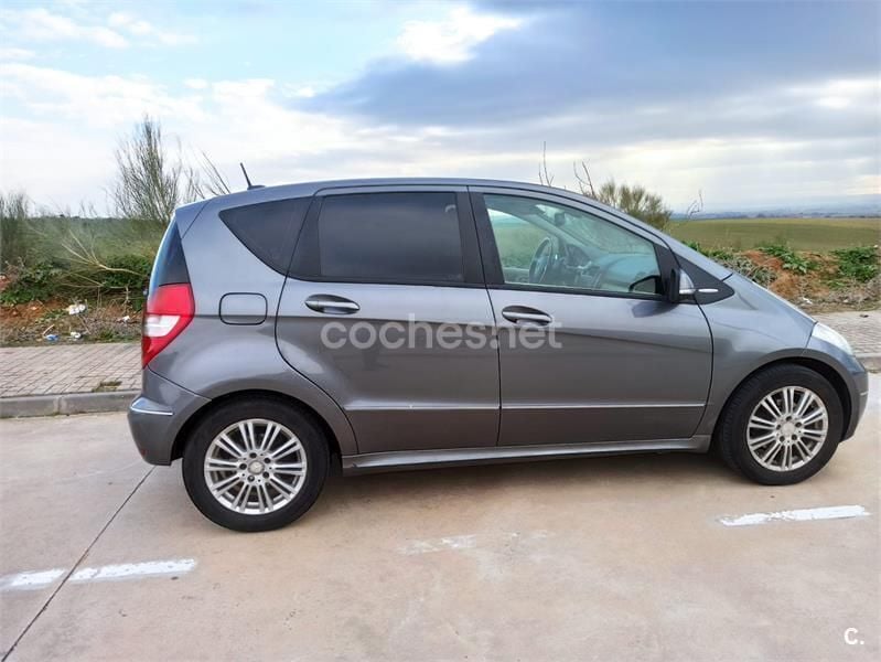 Usado Mercedes A170 Elegance 116 CV (85 kW) 2008 Beige Monovolumen