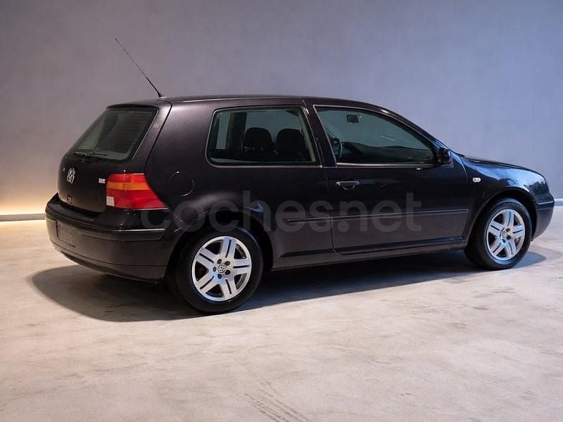 Usado VW Golf IV Advance 100 CV (73 kW) 2002 Negro Berlina
