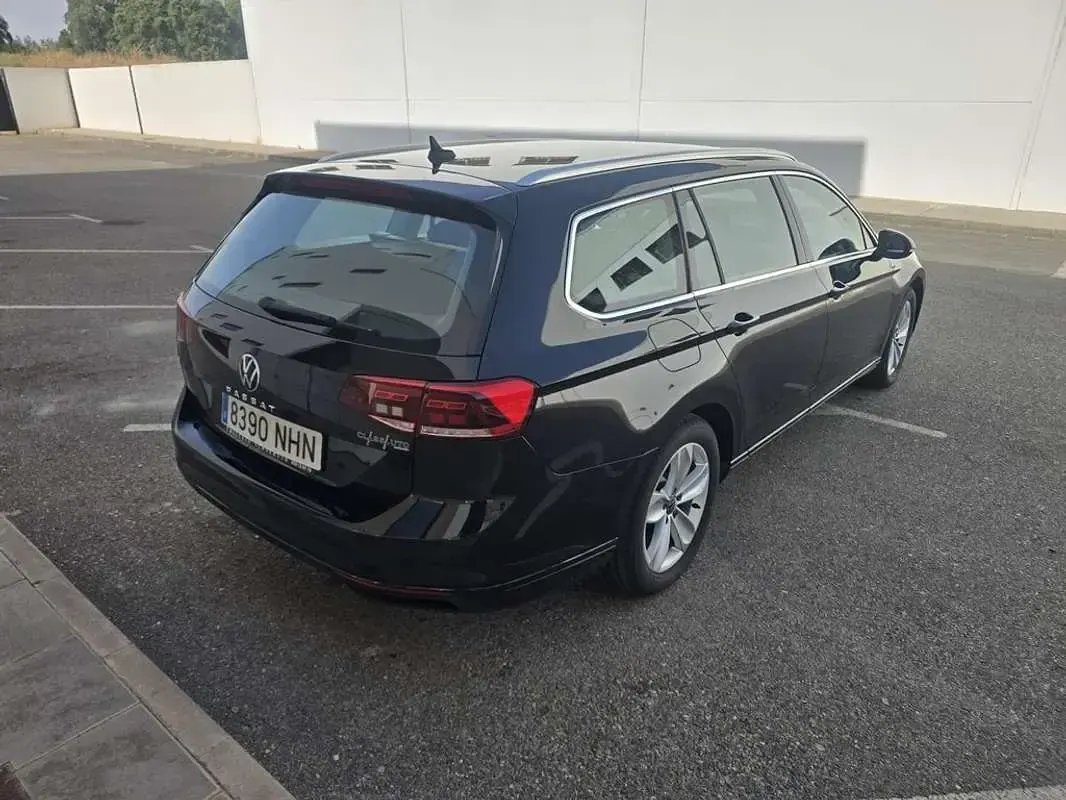 Usado VW Passat Business 122 CV (89 kW) 2021 Negro Familiar