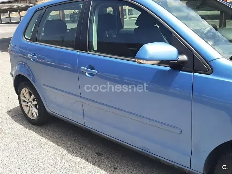 Usado VW Polo Edition 100 CV (73 kW) 2007 Azul Utilitario