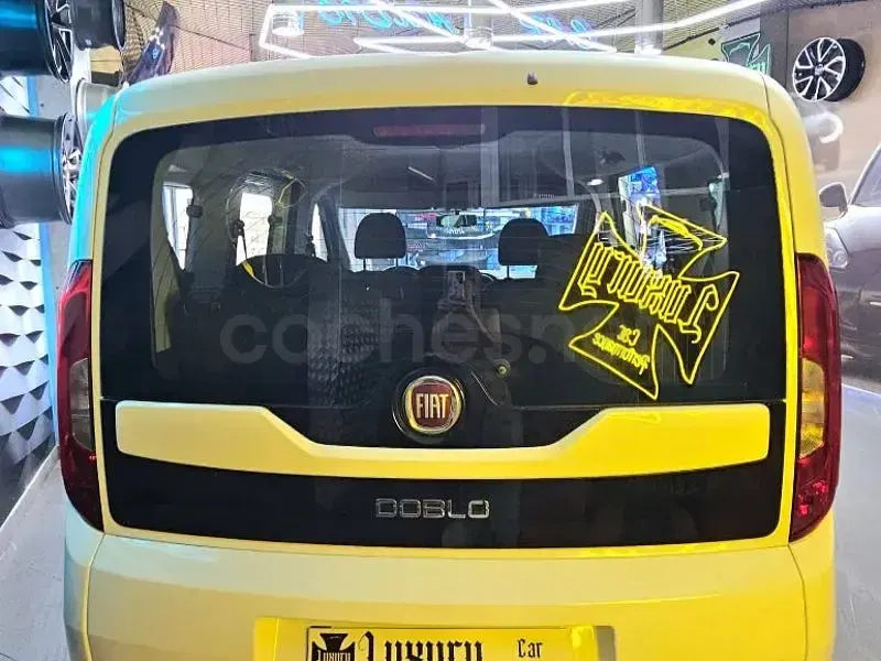 Usado Fiat Doblò Easy 120 CV (88 kW) 2016 Blanco Monovolumen