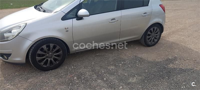 Usado Opel Corsa Selective 100 CV (73 kW) 2011 Gris / plata Utilitario
