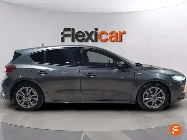 Usado Ford Focus ST-Line 125 CV (91 kW) 2022 Gris Berlina