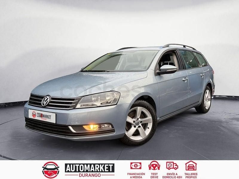Usado VW Passat 105 CV (77 kW) 2011 Azul Familiar