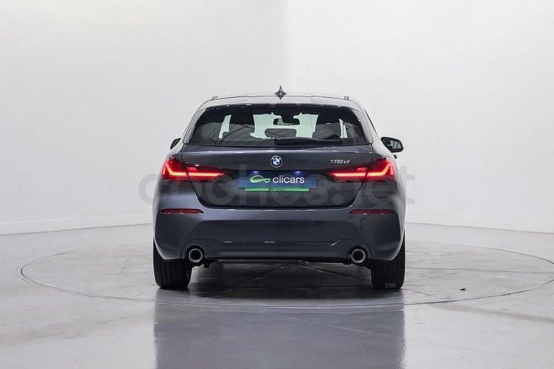 Usado BMW 118 150 CV (110 kW) 2021 Gris / plata Utilitario