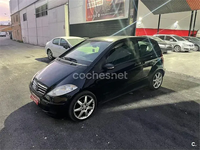 Usado Mercedes A180 109 CV (80 kW) 2008 Negro Berlina