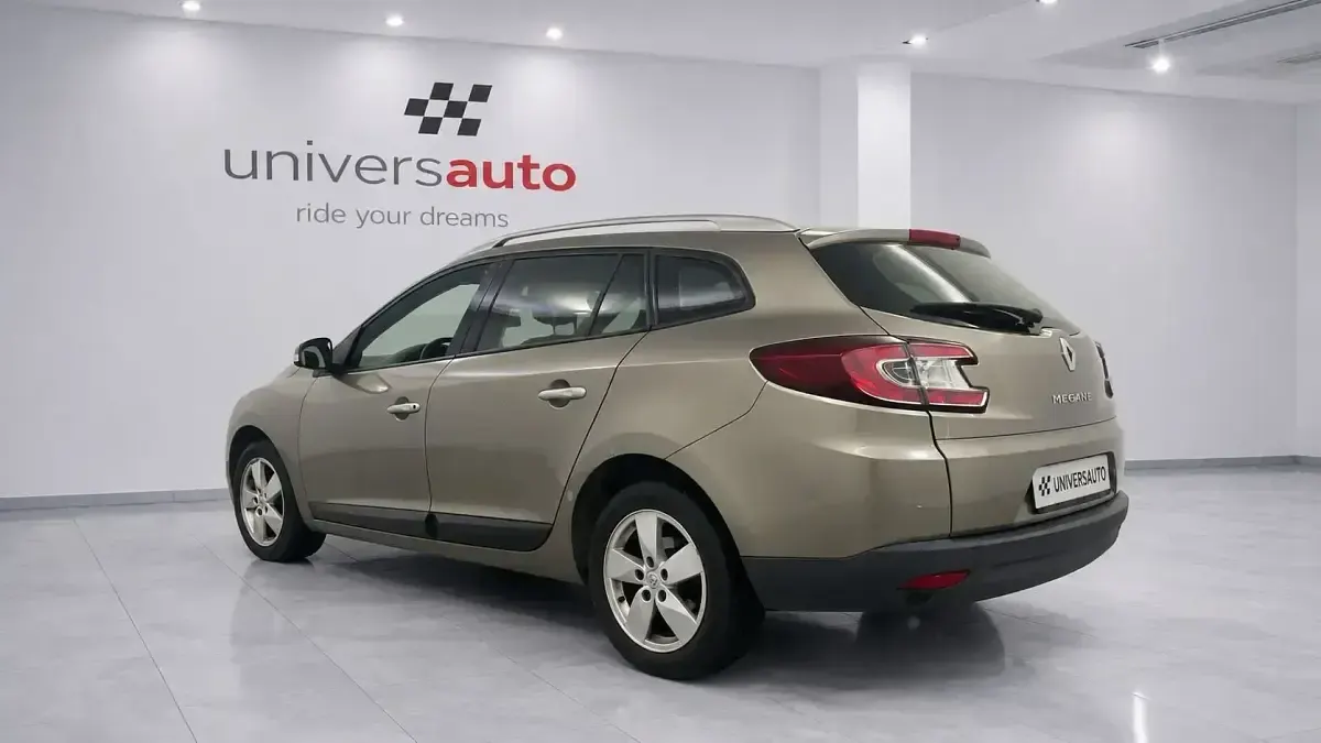 Käytetty Renault Mégane GrandTour Dynamique 110 HP (80 kW) 2011 Farmari