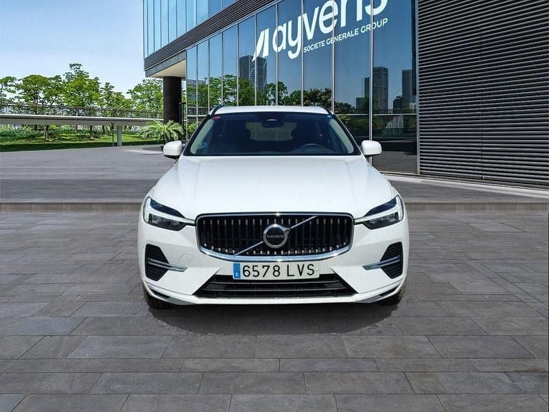 Usado Volvo XC60 Momentum 197 CV (144 kW) 2021 Blanco SUV