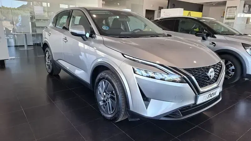Usado Nissan Qashqai Acenta 140 CV (102 kW) 2023 Gris SUV