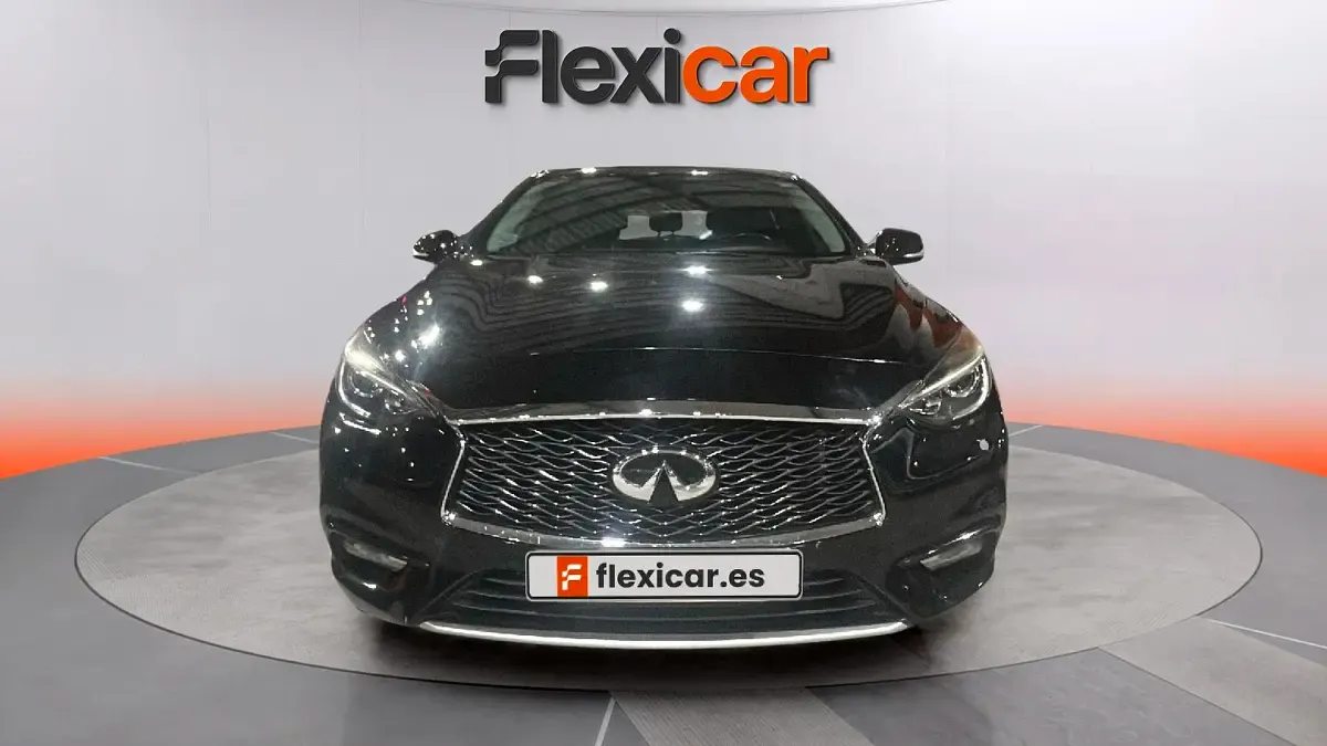 Usado Infiniti Q30 Sport Tech 170 CV (125 kW) 2018 Negro Berlina
