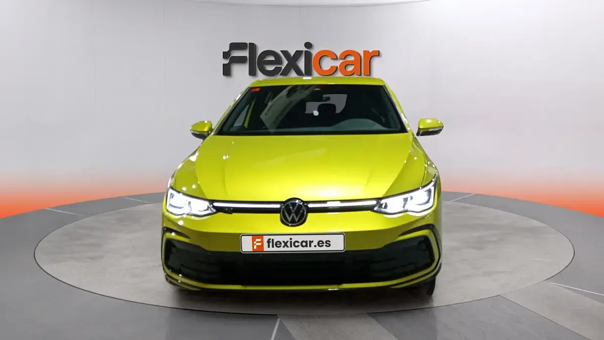 Usado VW Golf VII R-line 150 CV (110 kW) 2021 Amarillo Utilitario
