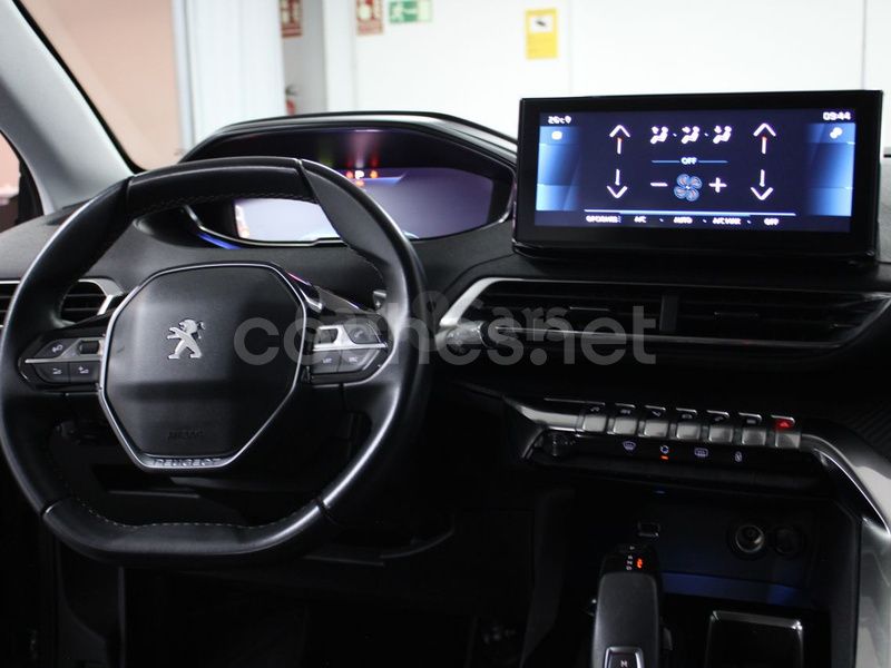 Usado Peugeot 3008 Allure 131 CV (96 kW) 2021 Gris SUV