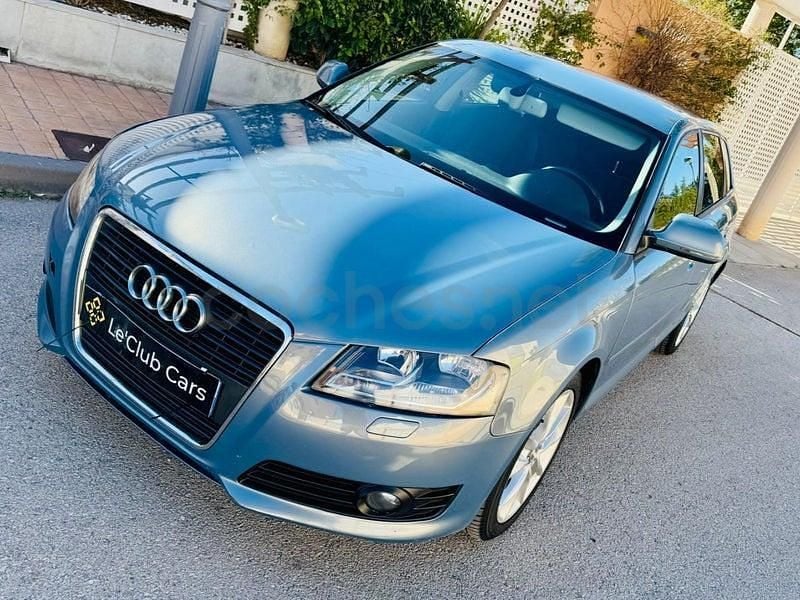 Usado Audi A3 Sportback Attraction 140 CV (102 kW) 2010 Azul Utilitario