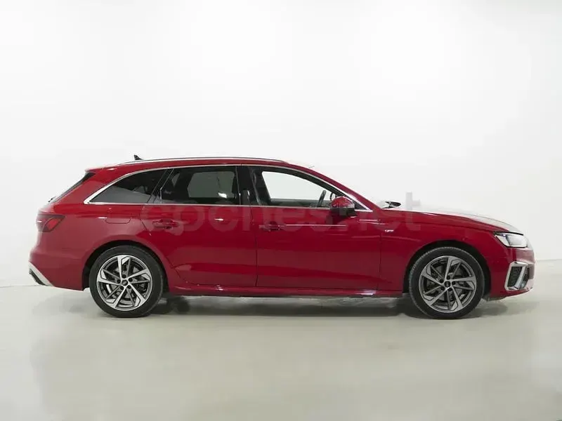 Usado Audi A4 S-Line 163 CV (119 kW) 2023 Rojo Familiar