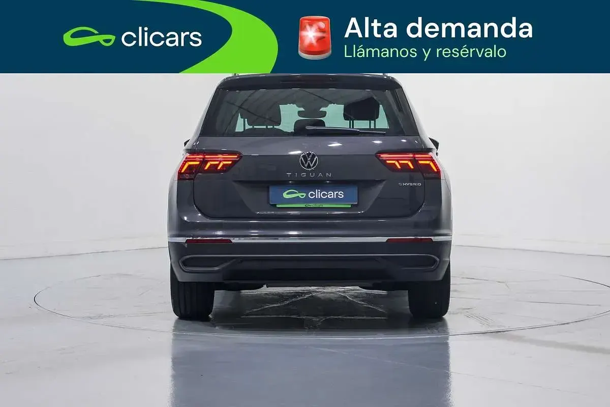 Usado VW Tiguan Life 245 CV (180 kW) 2022 Gris SUV