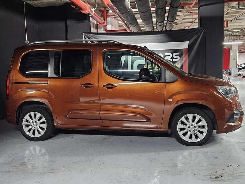 Usado Opel Combo 102 CV (75 kW) 2021 Marrón Monovolumen