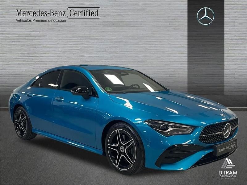 Usado Mercedes CLA220 AMG line 190 CV (139 kW) 2025 Azul Berlina