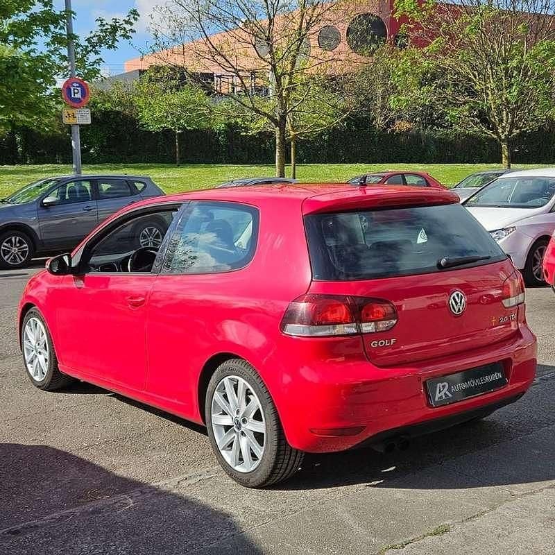 Usado VW Golf VI Highline 140 CV (102 kW) 2008 Rojo Utilitario