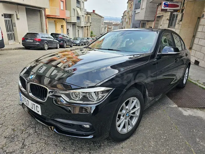 Usado BMW 318 150 CV (110 kW) 2016 Negro Berlina