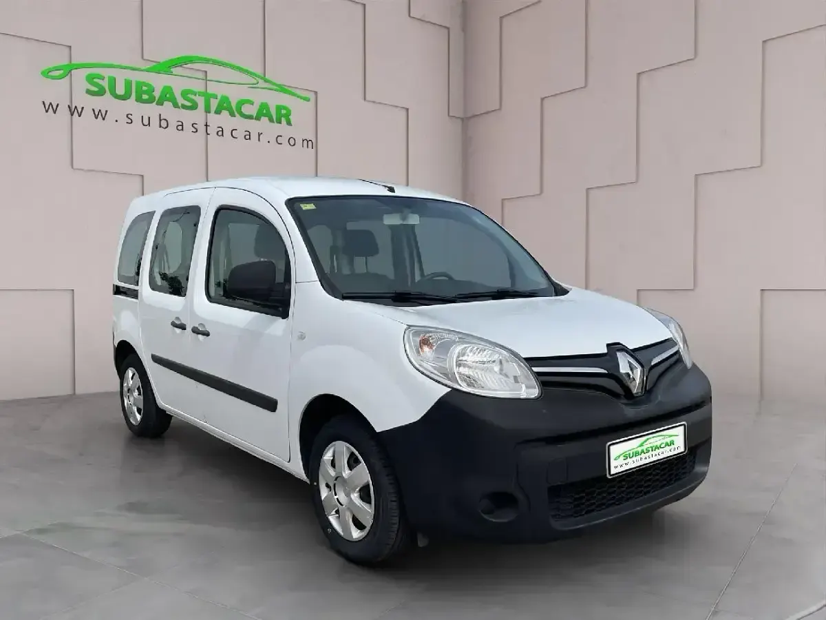 Usado Renault Kangoo 75 CV (55 kW) 2018 Blanco Monovolumen