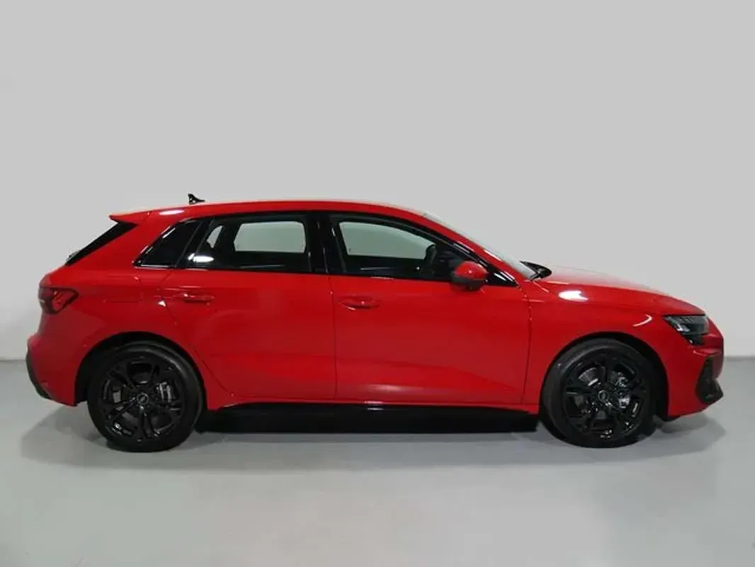 Nuevo Audi A3 Sportback e-tron 204 CV (150 kW) 2026 Rojo Utilitario