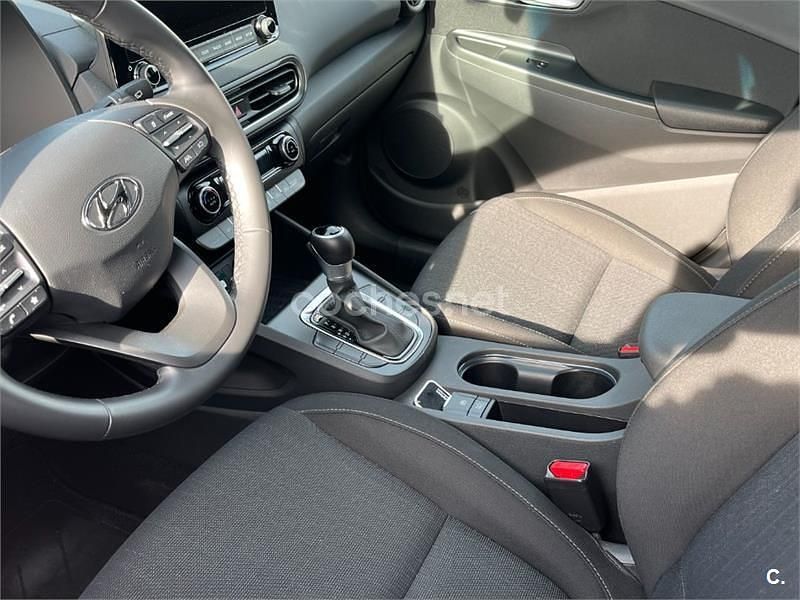 Usado Hyundai Kona 141 CV (103 kW) 2022 Granate SUV