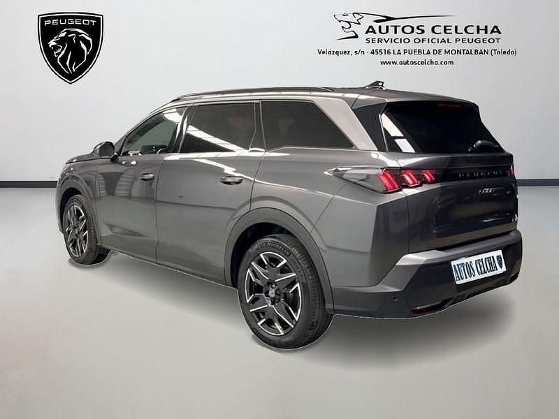 Usado Peugeot 5008 Allure 136 CV (100 kW) 2025 Gris oscuro SUV