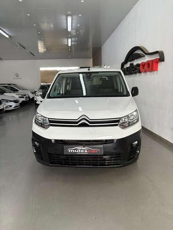 Usado Citroën Berlingo Live 102 CV (75 kW) 2022 Blanco Monovolumen