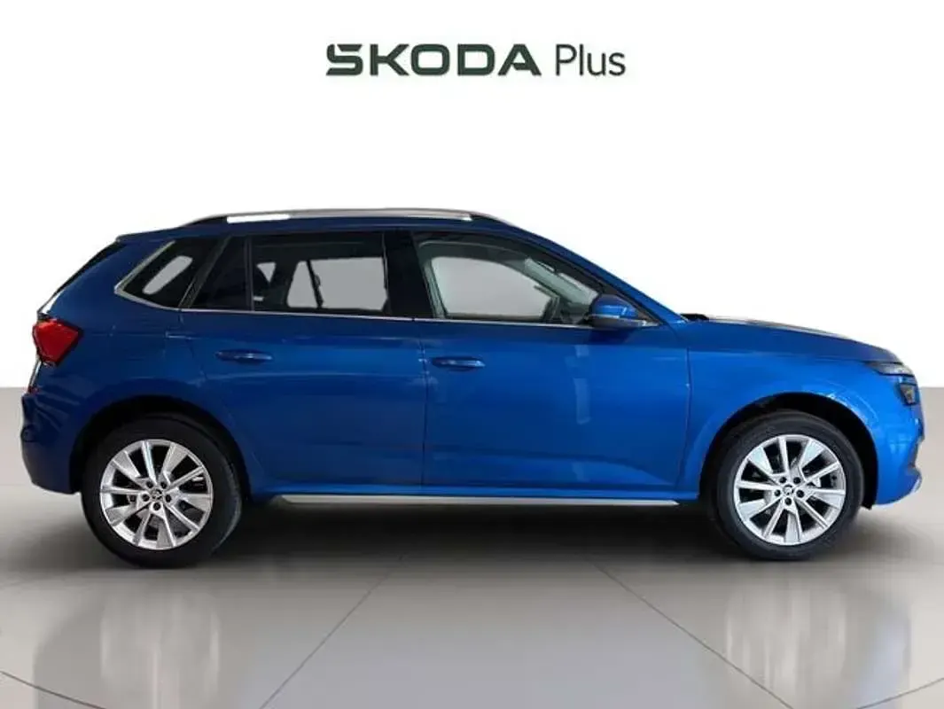 Usado Skoda Kamiq Style 110 CV (80 kW) 2022 Azul SUV
