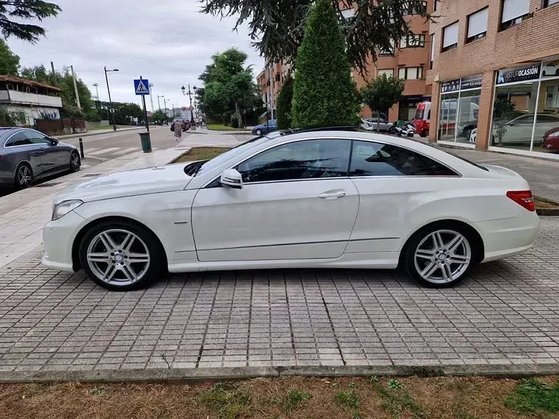 Usado Mercedes E250 204 CV (150 kW) 2011 Blanco Coupe