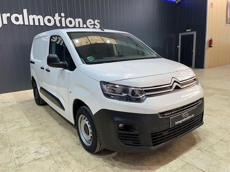 Usado Citroën Berlingo 75 CV (55 kW) 2021 Blanco Monovolumen