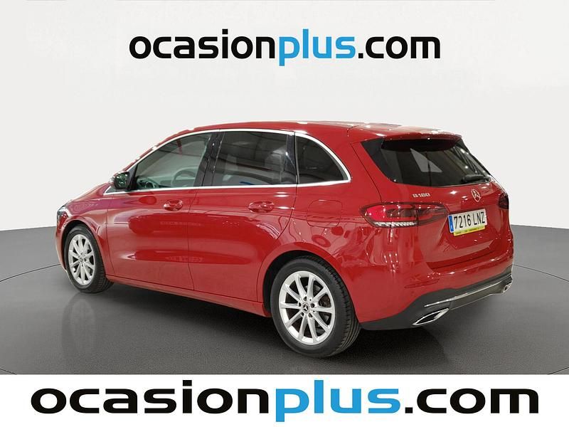 Usado Mercedes B180 136 CV (100 kW) 2021 Rojo Monovolumen