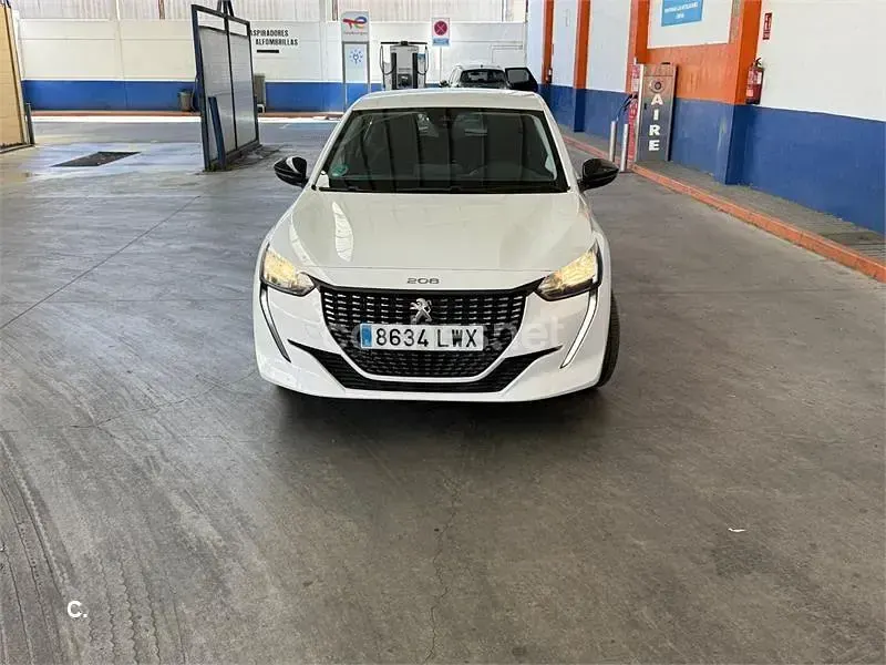 Usado Peugeot 208 Active 100 CV (73 kW) 2022 Blanco Utilitario