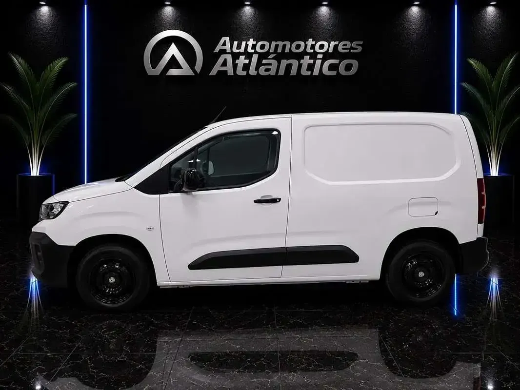 Usado Peugeot Partner 102 CV (75 kW) 2024 Blanco Monovolumen