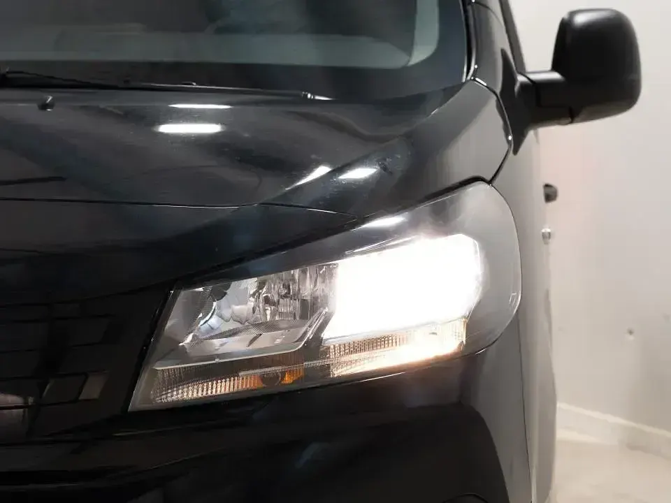 Usado Peugeot Expert S 120 CV (88 kW) 2025 Negro Van