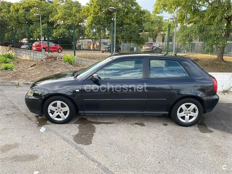 Usado Audi A3 Ambition 130 CV (95 kW) 2002 Negro Utilitario