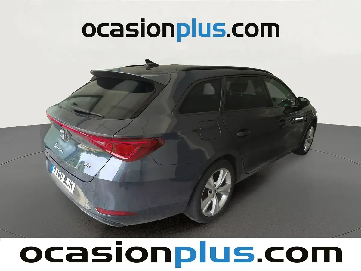 Usado Seat Leon FR 150 CV (110 kW) 2023 Gris Utilitario