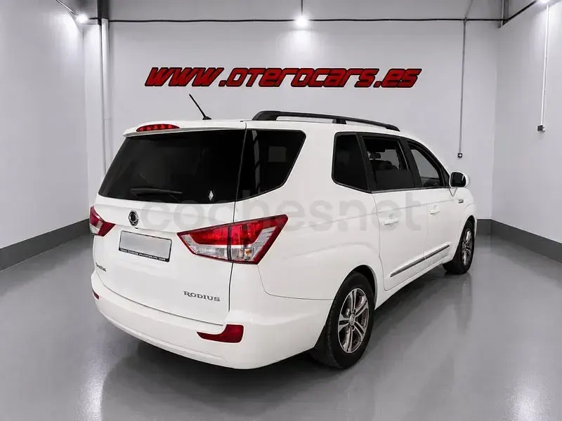 Usado SsangYong Rodius Limited 178 CV (130 kW) 2019 Blanco Monovolumen