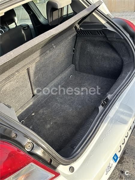 Usado Renault Clio IV Business 90 CV (66 kW) 2012 Blanco Berlina
