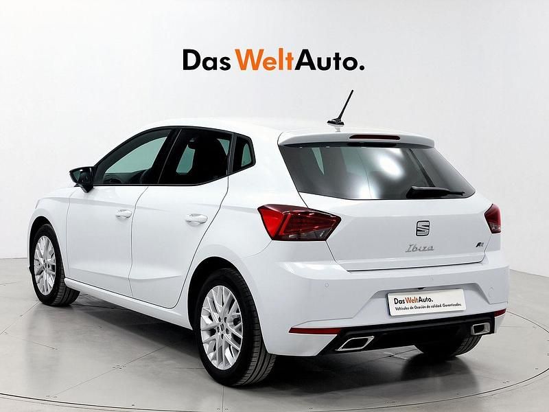 Usado Seat Ibiza FR 115 CV (84 kW) 2025 Blanco Utilitario