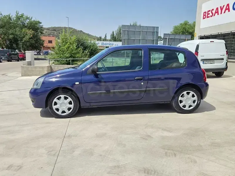 Usado Renault Clio II Authentique 75 CV (55 kW) 2007 Azul Berlina