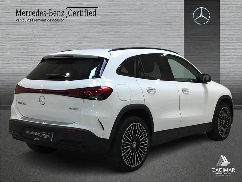Usado Mercedes EQA300 167 kW (228 CV) 2023 Blanco SUV